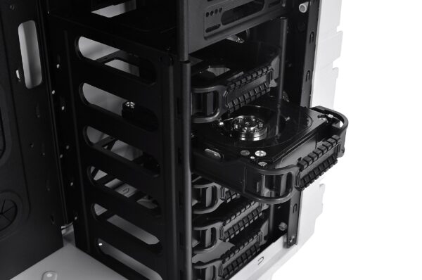 Thermaltake Computer Case VN700M6W2N - Image 4